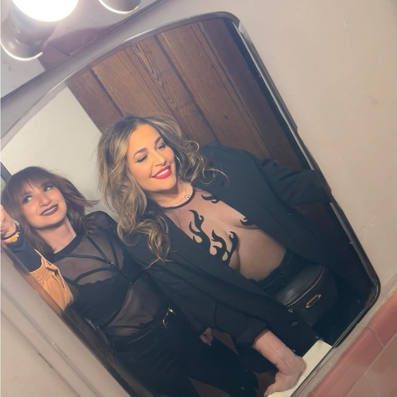 New to poshmark?$10 off with Code: notfromjersey Offers Accepted - Picture 5 of 16